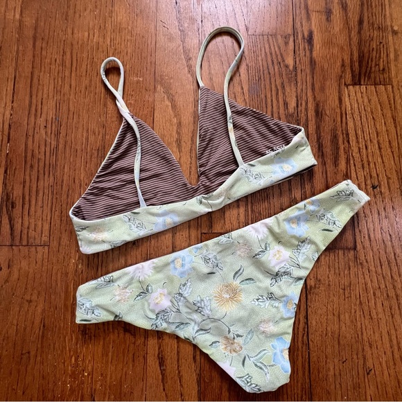 Acacia XS Green Floral Two Piece Set - Picture 2 of 6